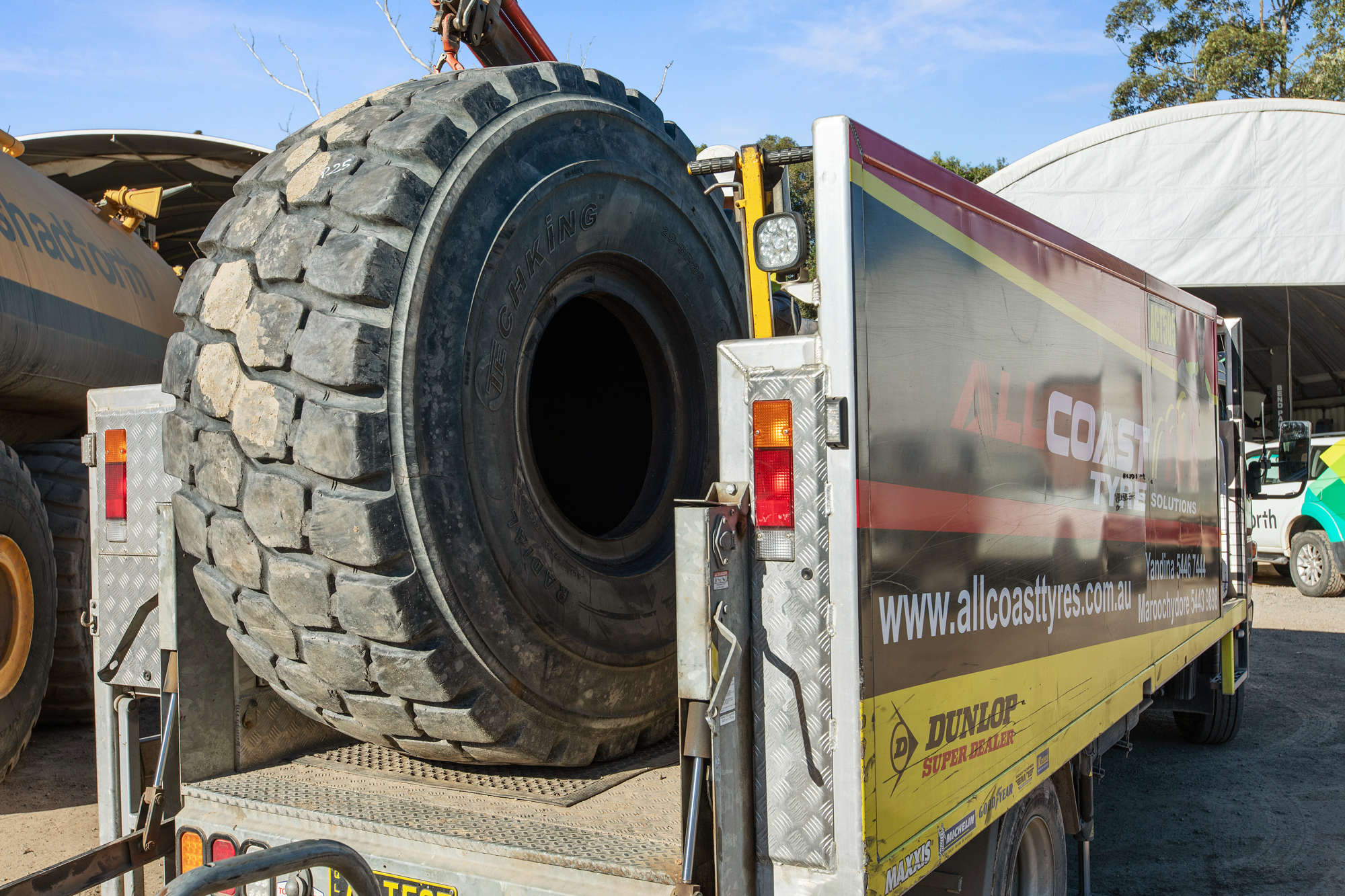 Onsite tyre services - Loaders and Earthworking Equipment